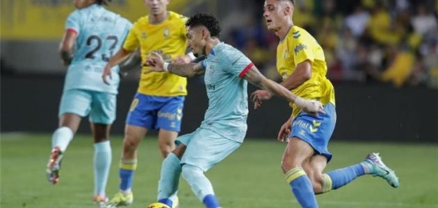 رافينها يثير غضب تشافي في مباراة برشلونة ولاس بالماس