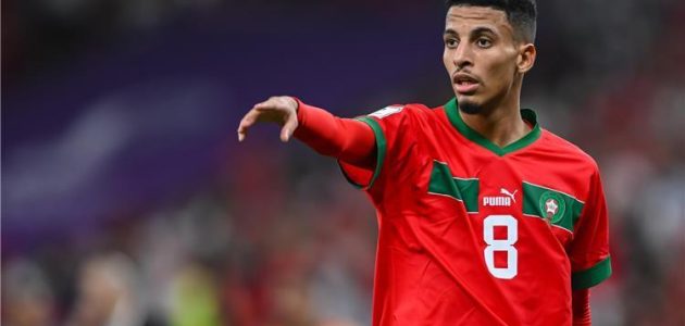 عز الدين أوناحي يسخر من منتخب مصر يتقدمون بهدف من ركلة ثابتة ثم يسقطون يمينًا ويسارًا