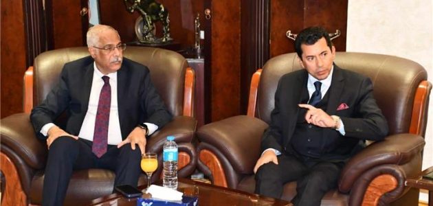 وزير الرياضة يبحث ضوابط التشجيع الجماهيري مع رئيس اتحاد الكرة ورابطة الأندية
